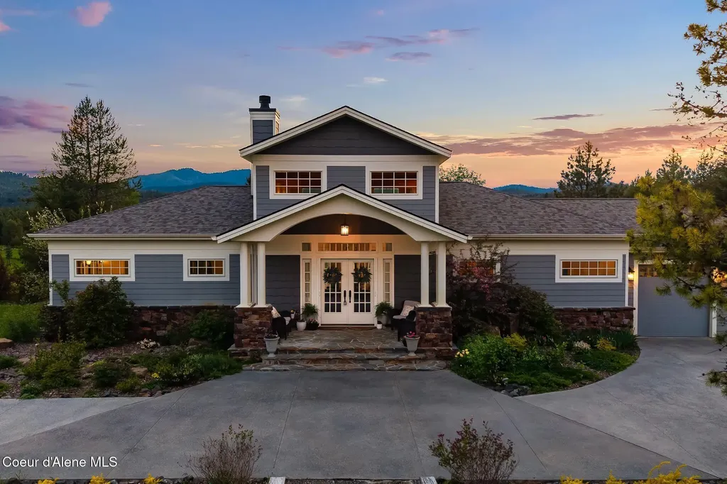 90 Bonnie Lane Sagle ID 83860