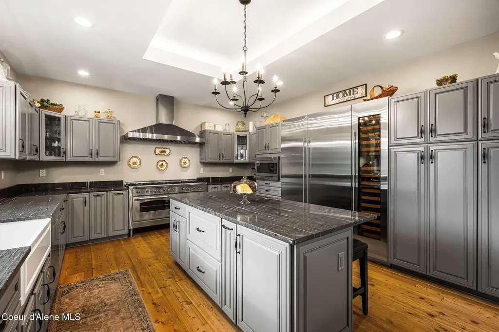 90 Bonnie Lane Sagle ID 83860