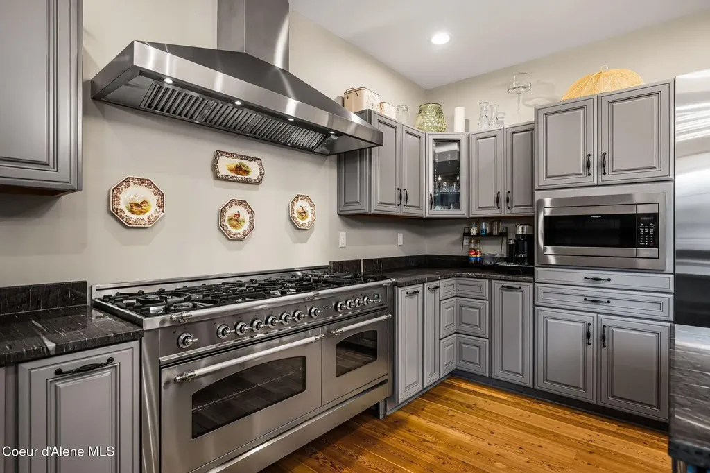 90 Bonnie Lane Sagle ID 83860