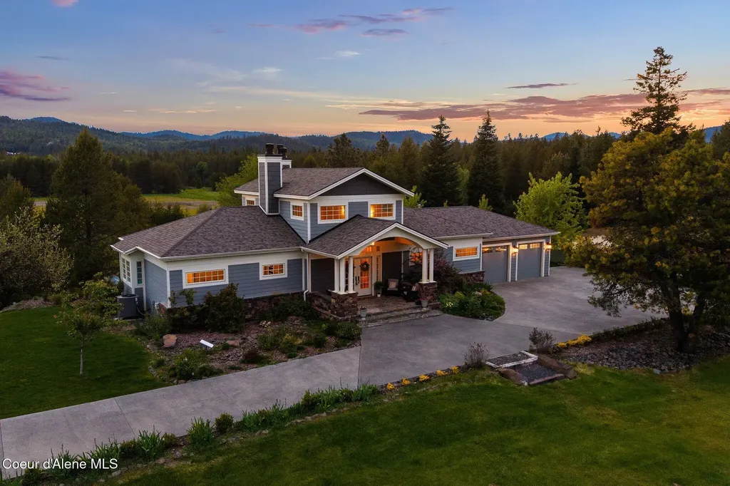 90 Bonnie Lane Sagle ID 83860