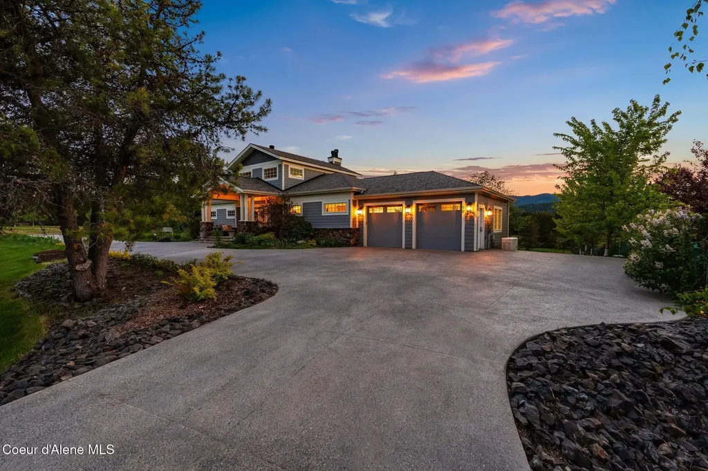 90 Bonnie Lane Sagle ID 83860