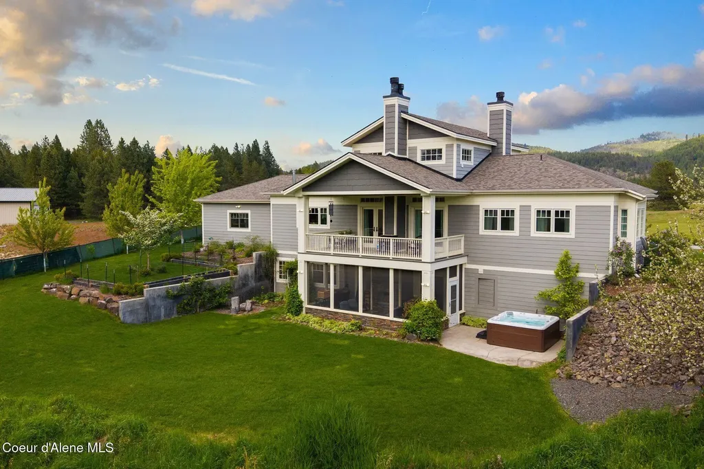 90 Bonnie Lane Sagle ID 83860