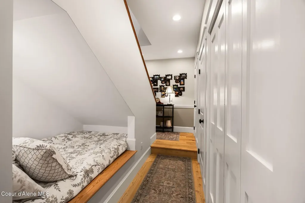 90 Bonnie Lane Sagle ID 83860