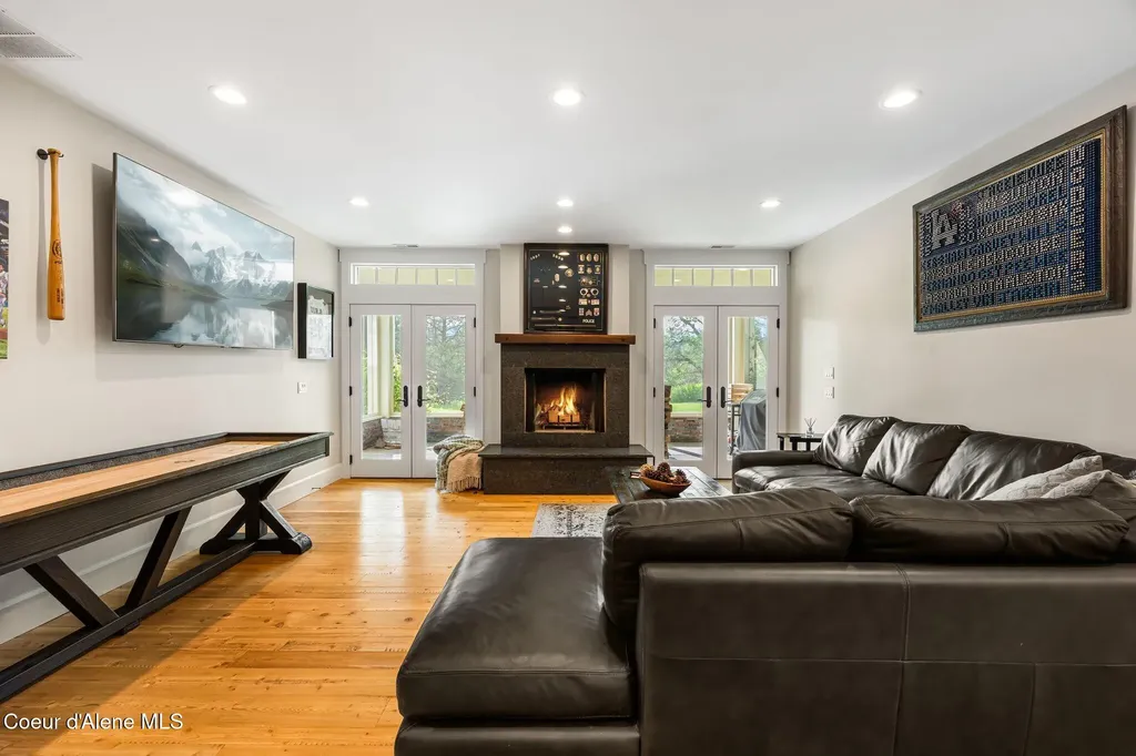 90 Bonnie Lane Sagle ID 83860