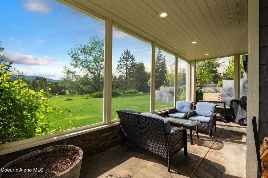 90 Bonnie Lane Sagle ID 83860