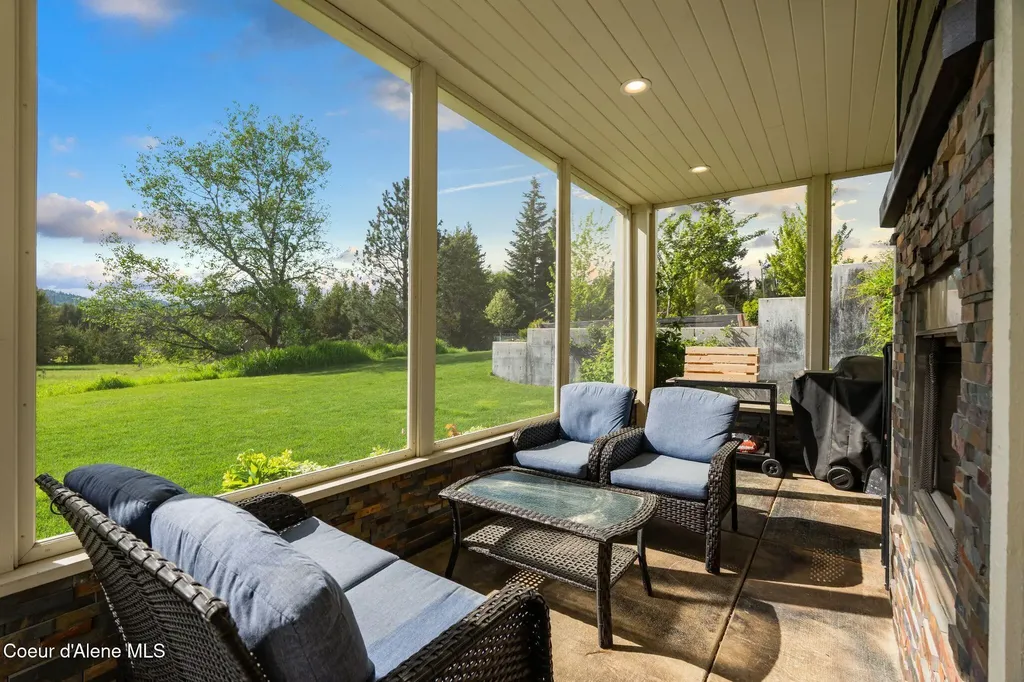 90 Bonnie Lane Sagle ID 83860