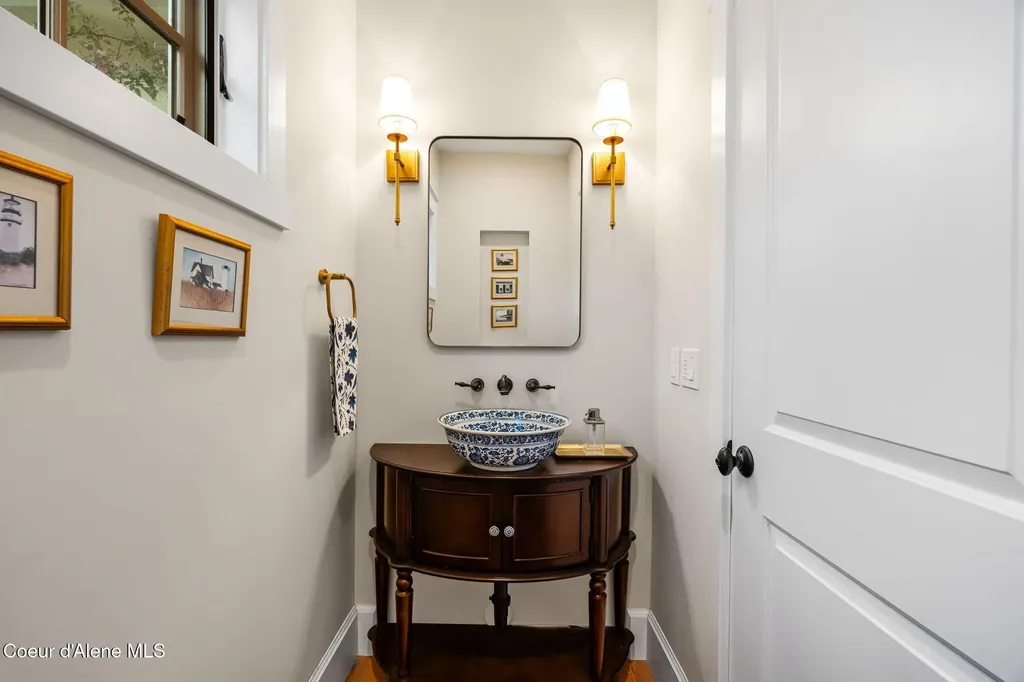 90 Bonnie Lane Sagle ID 83860