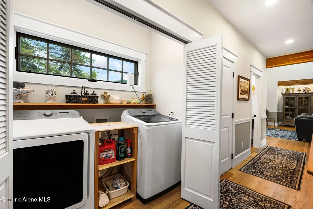 90 Bonnie Lane Sagle ID 83860