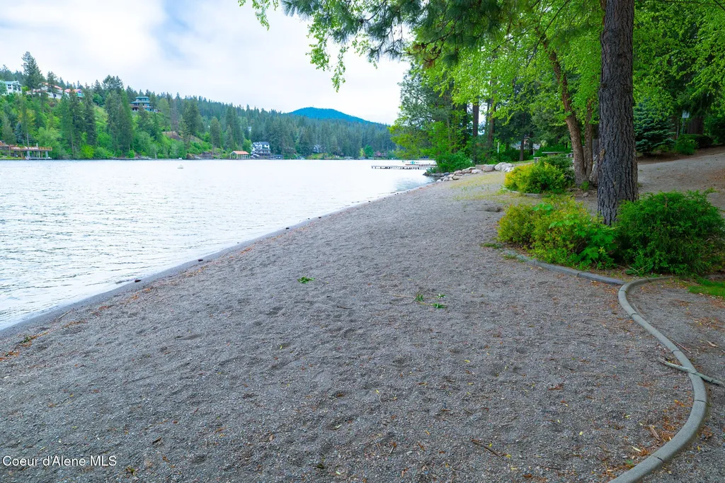 1506 S Riverside Harbor Drive Post Falls ID 83854