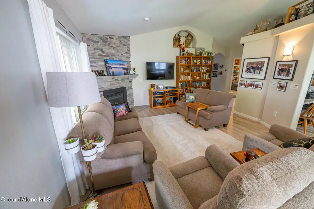1506 S Riverside Harbor Drive Post Falls ID 83854