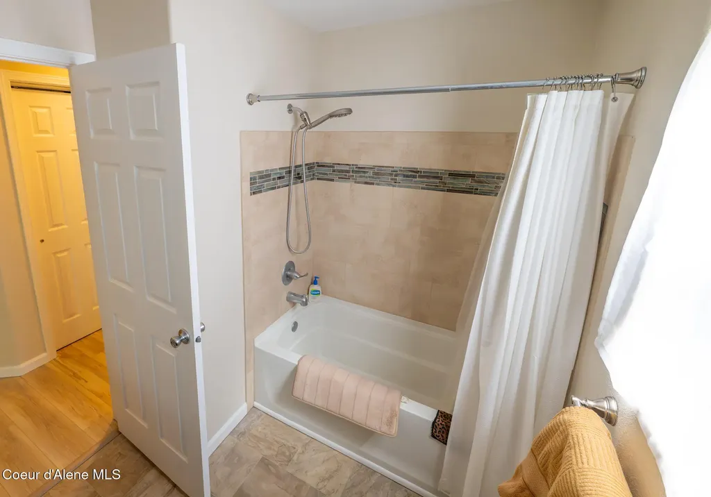 1506 S Riverside Harbor Drive Post Falls ID 83854