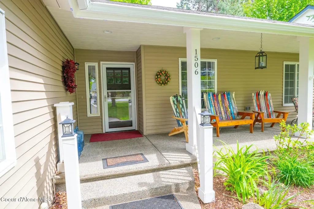 1506 S Riverside Harbor Drive Post Falls ID 83854
