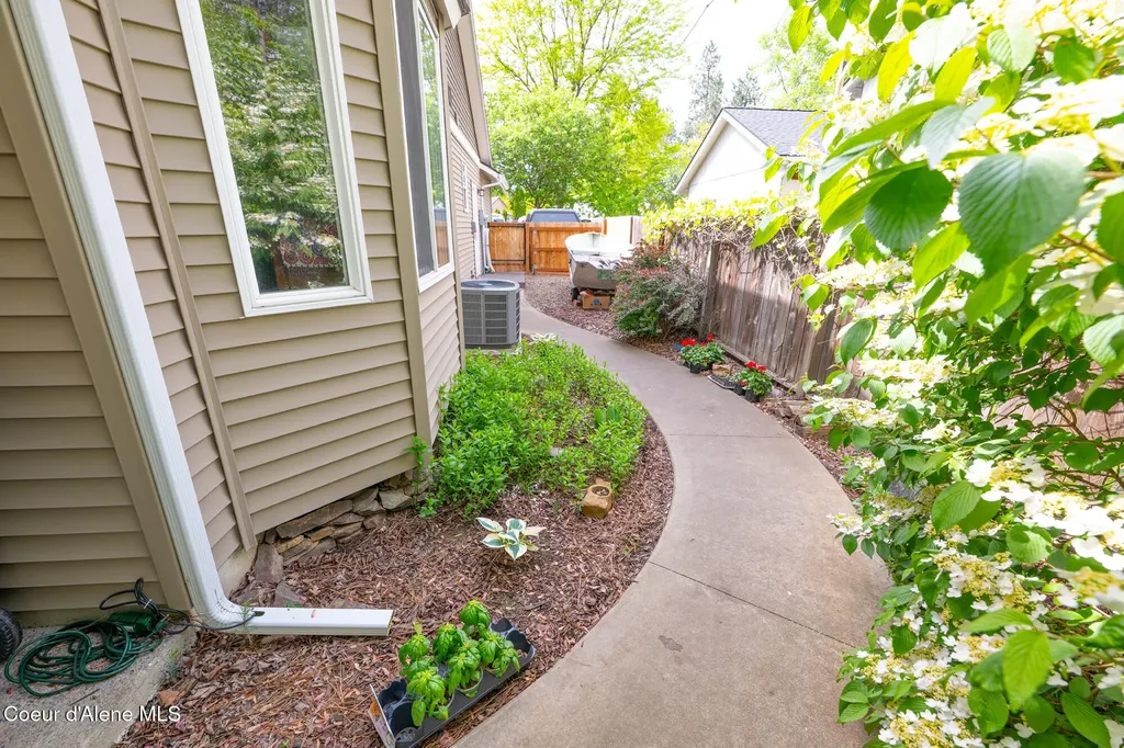 1506 S Riverside Harbor Drive Post Falls ID 83854