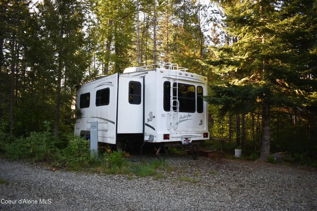 Tract 2 Highway 2 Bonners Ferry ID 83805