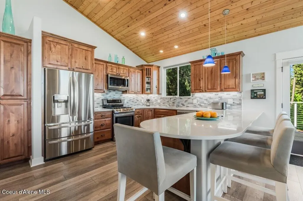 16 Hawkins Road Sagle ID 83860