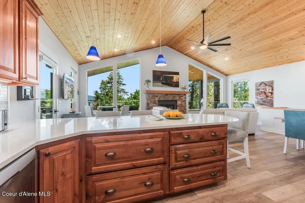 16 Hawkins Road Sagle ID 83860