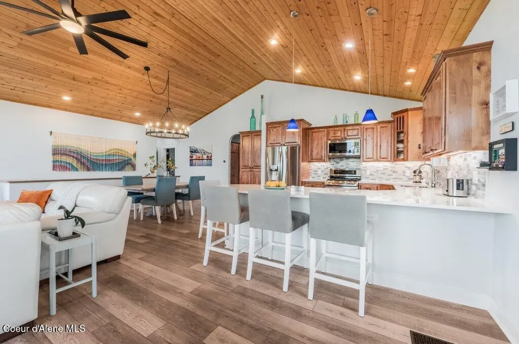 16 Hawkins Road Sagle ID 83860