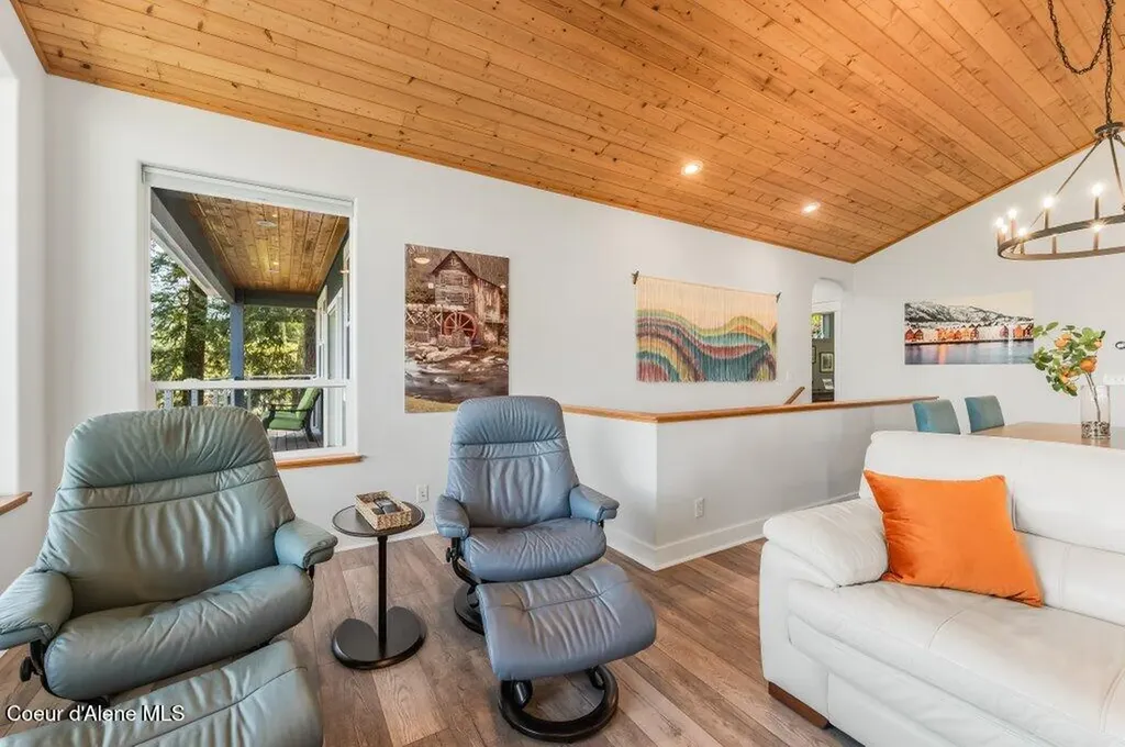 16 Hawkins Road Sagle ID 83860