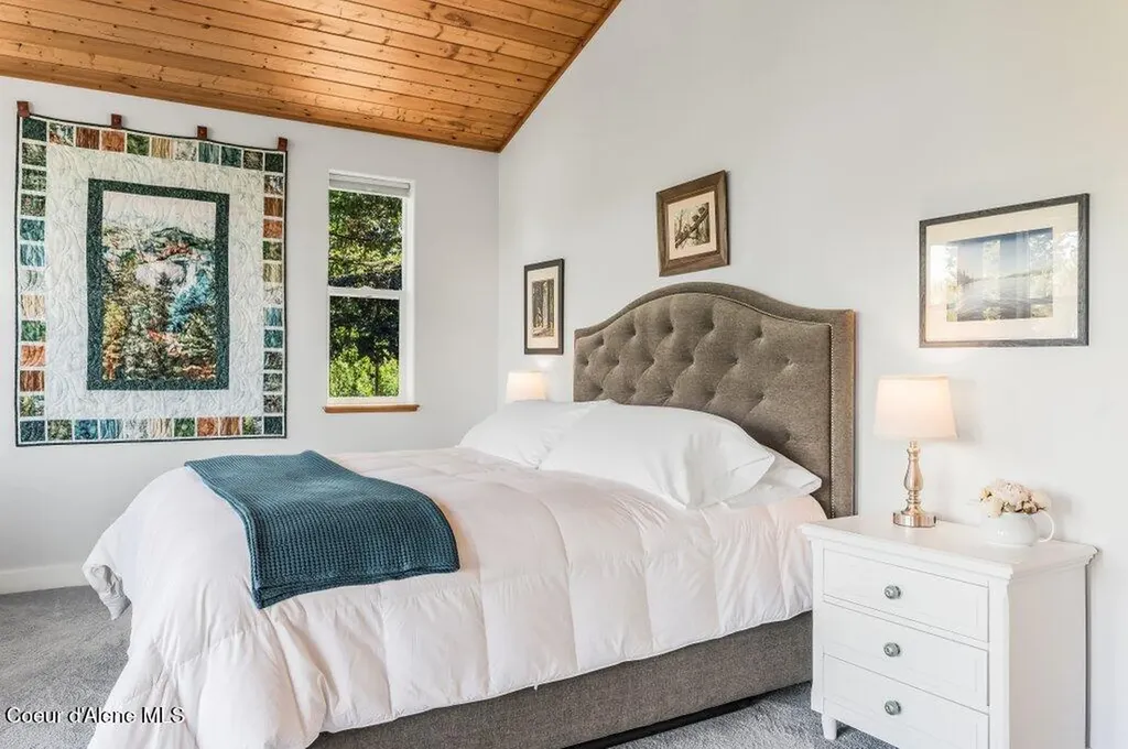 16 Hawkins Road Sagle ID 83860