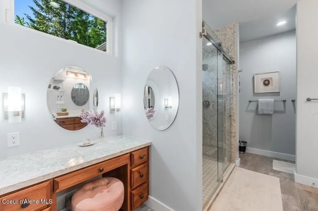 16 Hawkins Road Sagle ID 83860