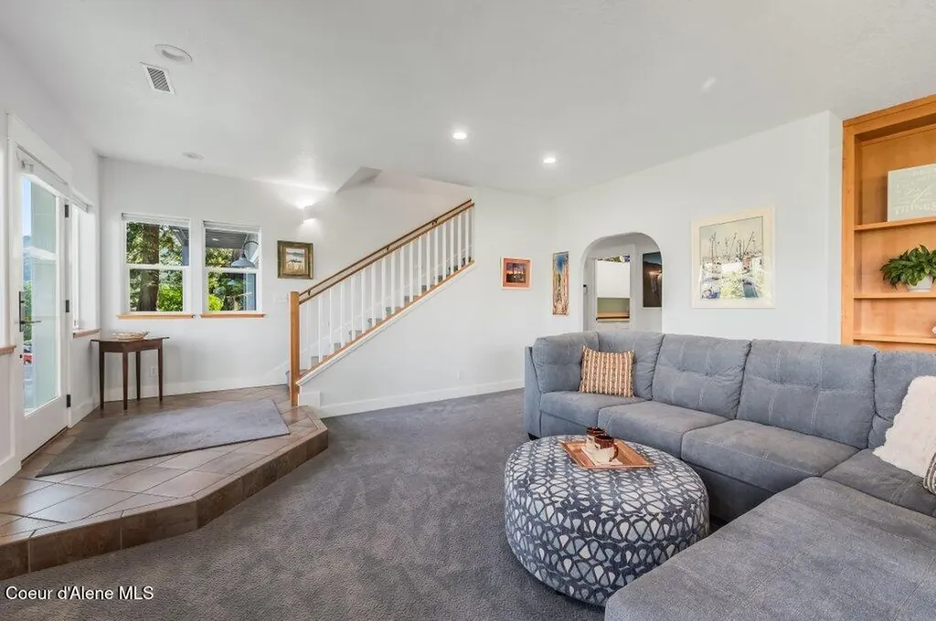 16 Hawkins Road Sagle ID 83860
