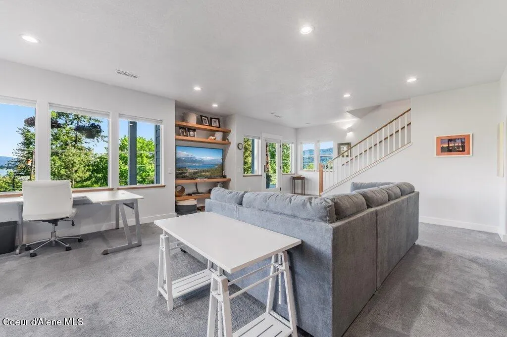 16 Hawkins Road Sagle ID 83860