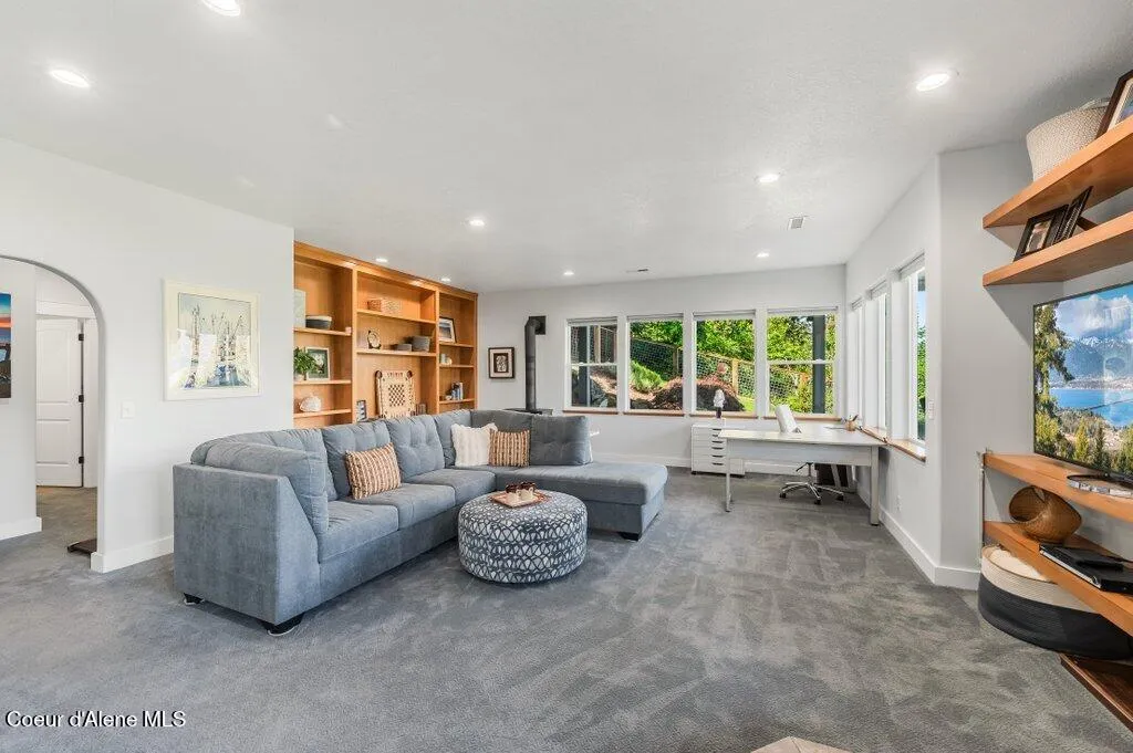 16 Hawkins Road Sagle ID 83860