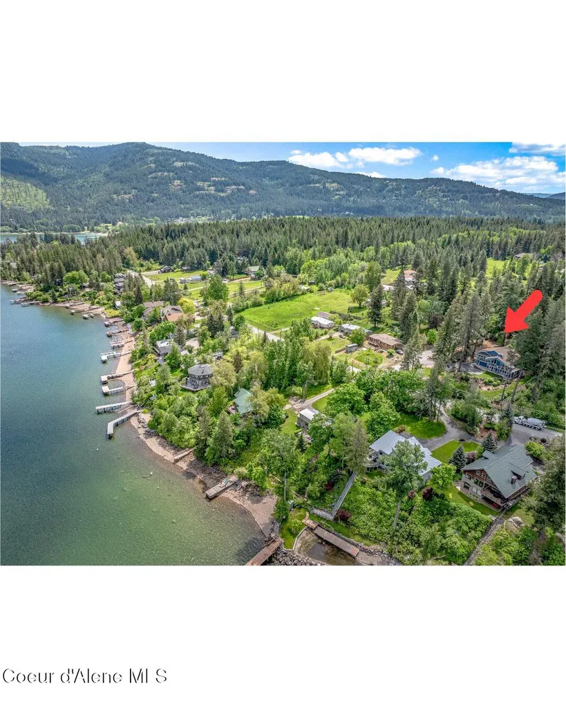 16 Hawkins Road Sagle ID 83860
