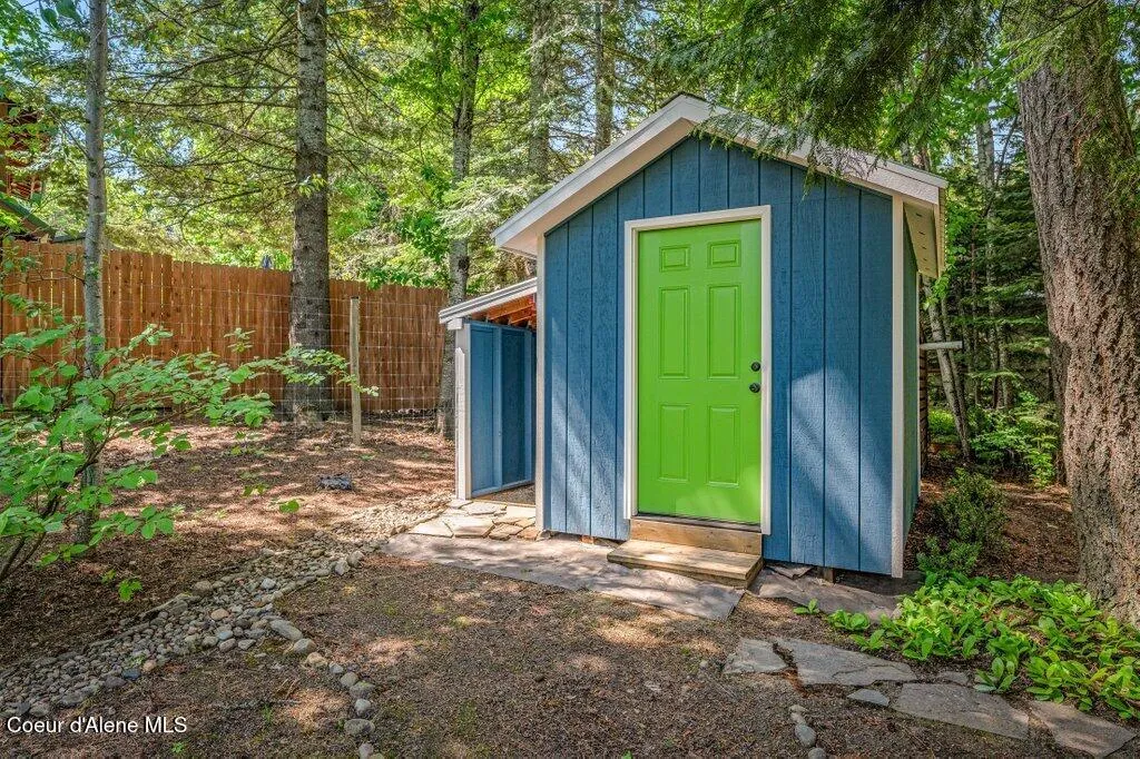 16 Hawkins Road Sagle ID 83860