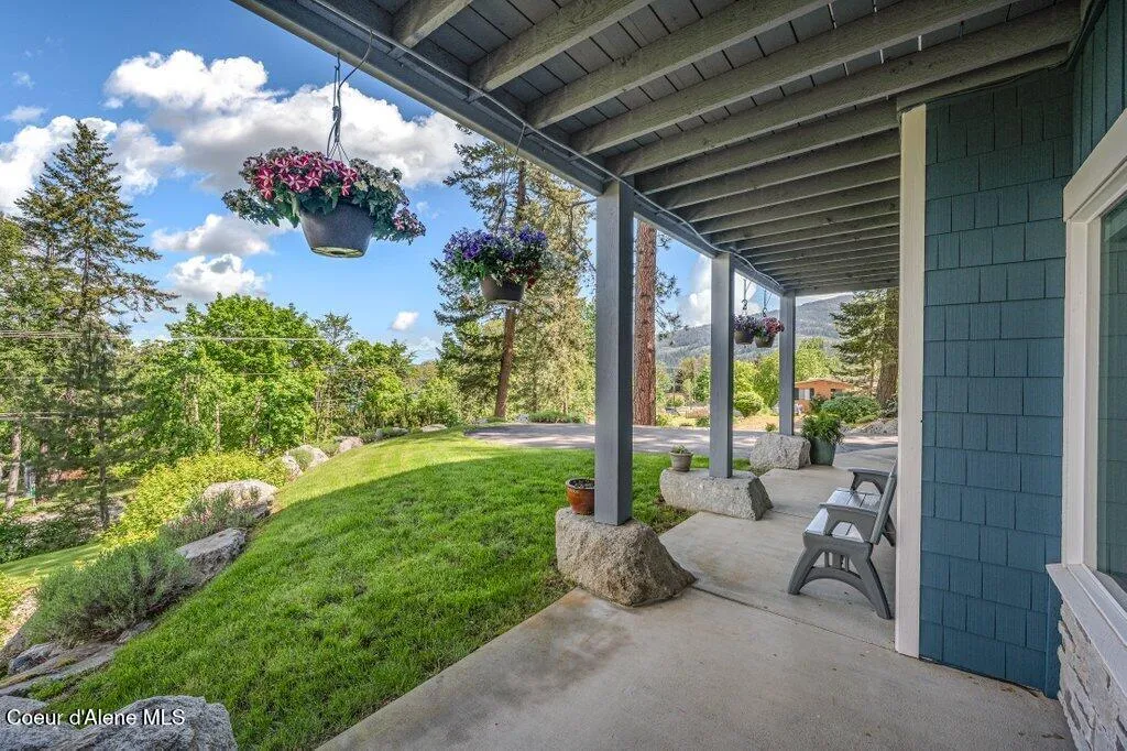 16 Hawkins Road Sagle ID 83860