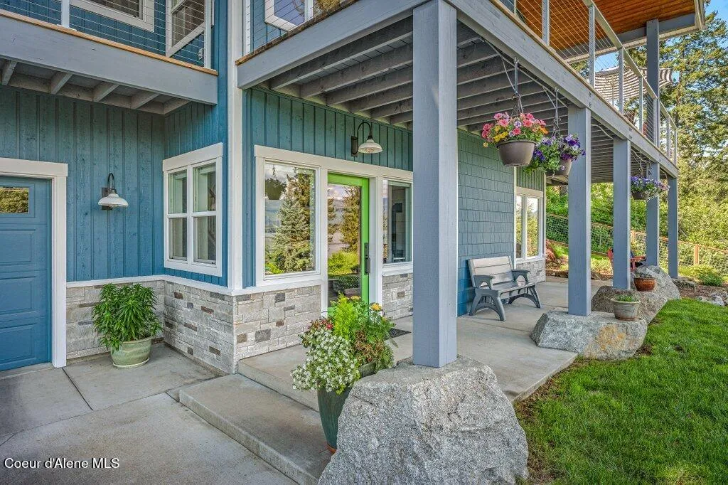 16 Hawkins Road Sagle ID 83860