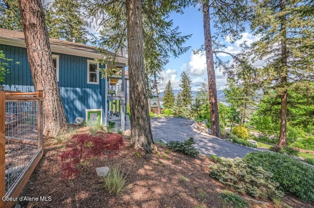 16 Hawkins Road Sagle ID 83860