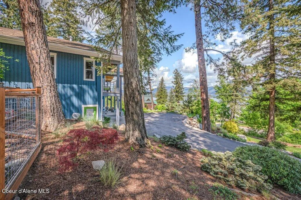 16 Hawkins Road Sagle ID 83860