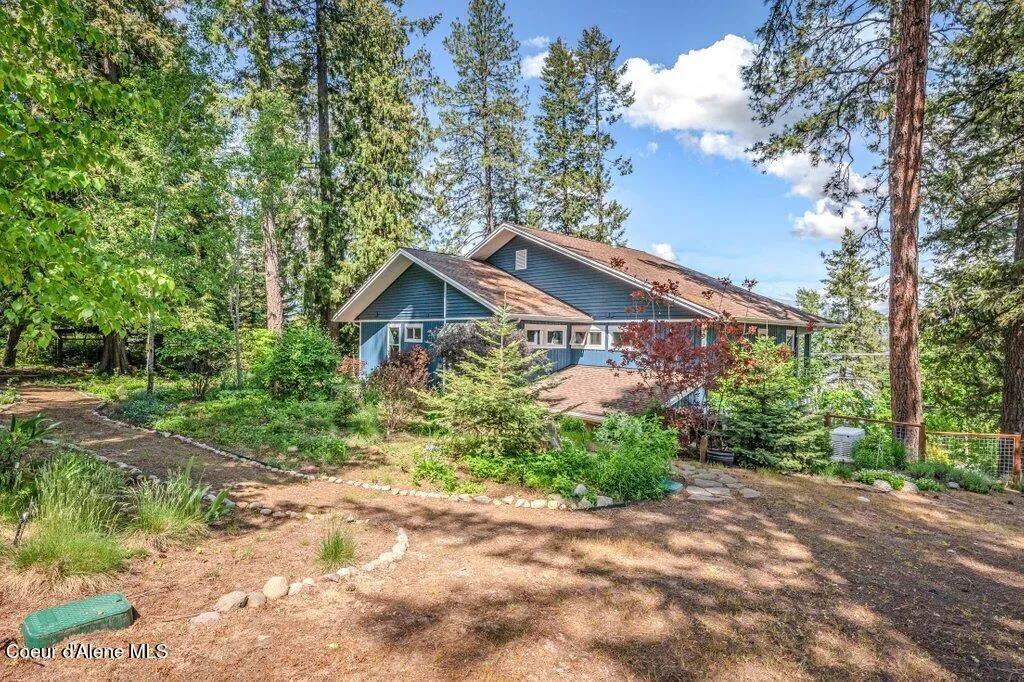 16 Hawkins Road Sagle ID 83860
