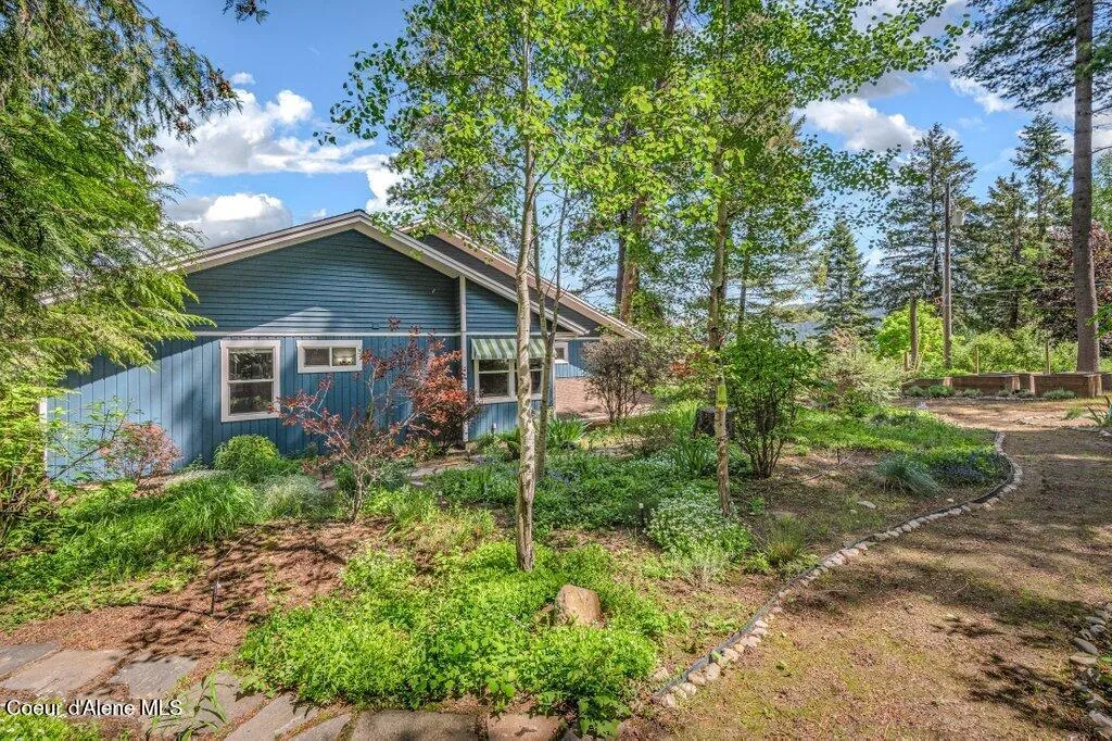 16 Hawkins Road Sagle ID 83860