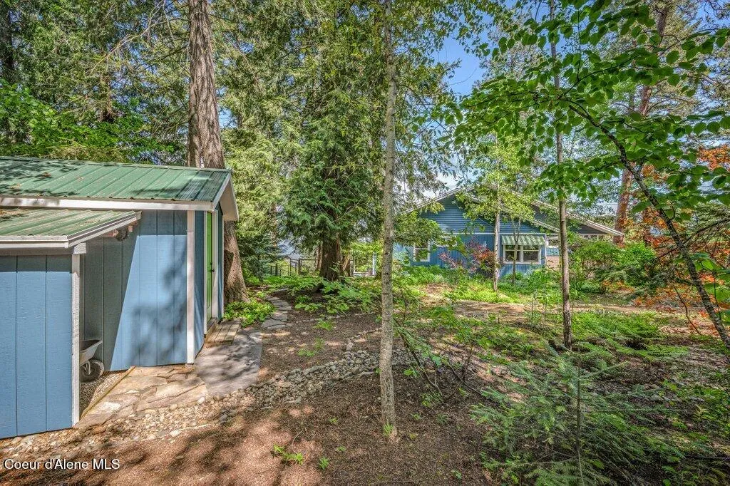 16 Hawkins Road Sagle ID 83860