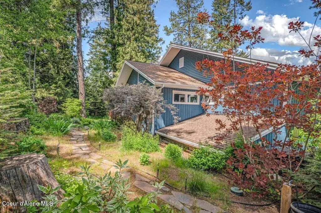 16 Hawkins Road Sagle ID 83860