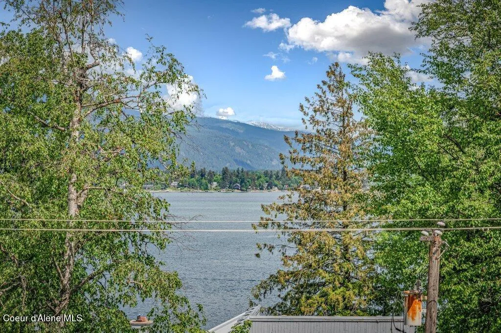16 Hawkins Road Sagle ID 83860