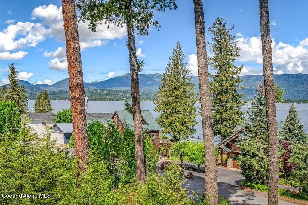 16 Hawkins Road Sagle ID 83860