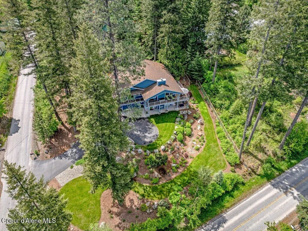 16 Hawkins Road Sagle ID 83860