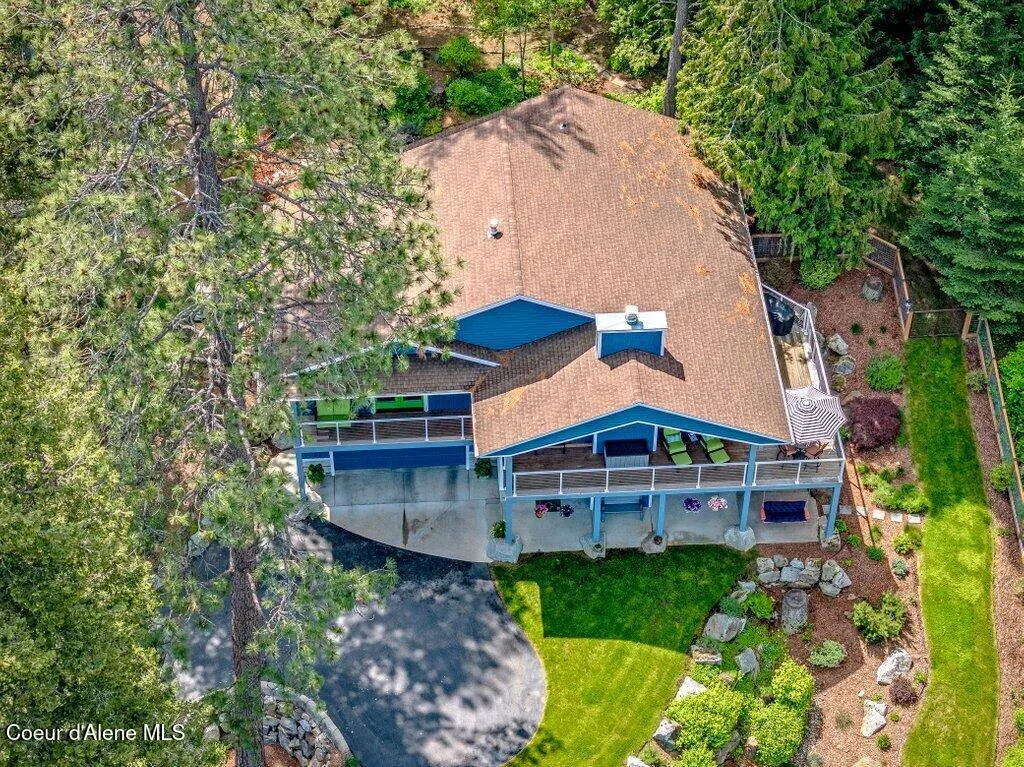 16 Hawkins Road Sagle ID 83860