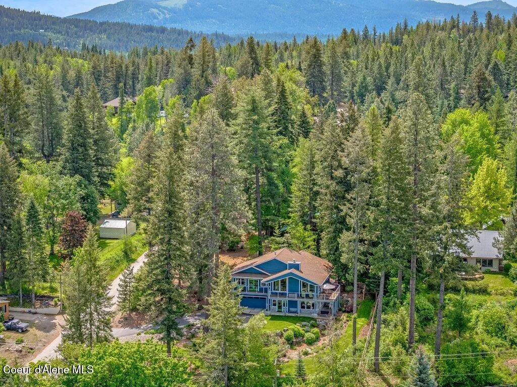 16 Hawkins Road Sagle ID 83860
