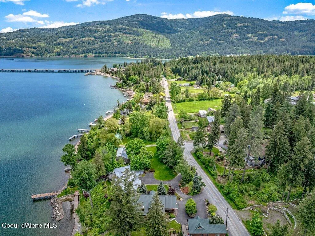 16 Hawkins Road Sagle ID 83860