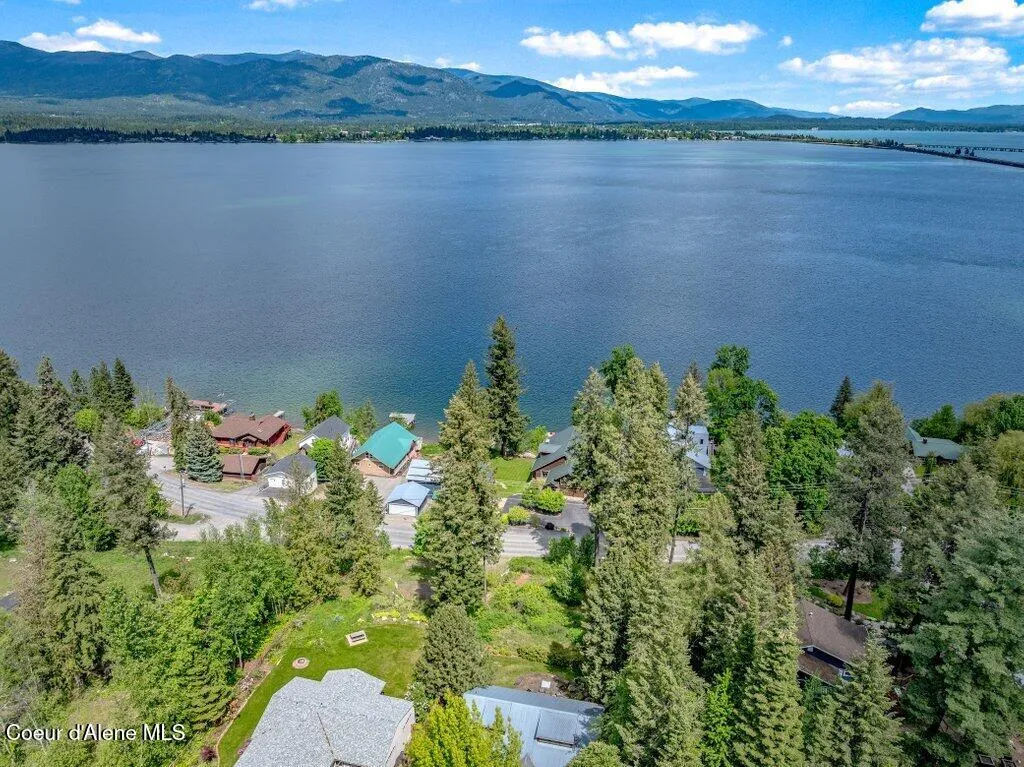 16 Hawkins Road Sagle ID 83860