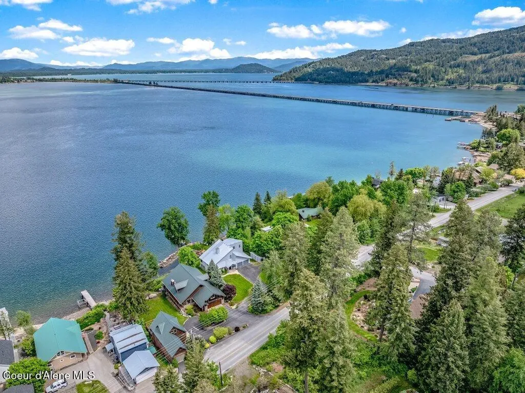 16 Hawkins Road Sagle ID 83860