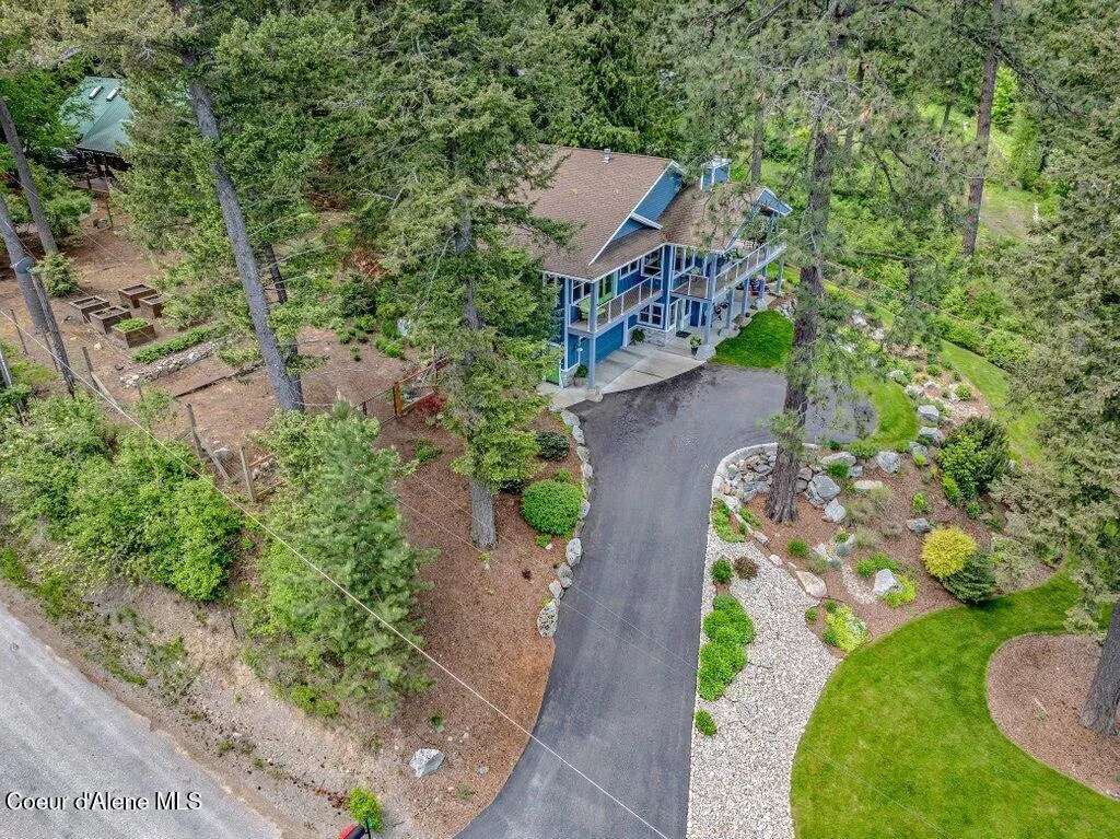 16 Hawkins Road Sagle ID 83860