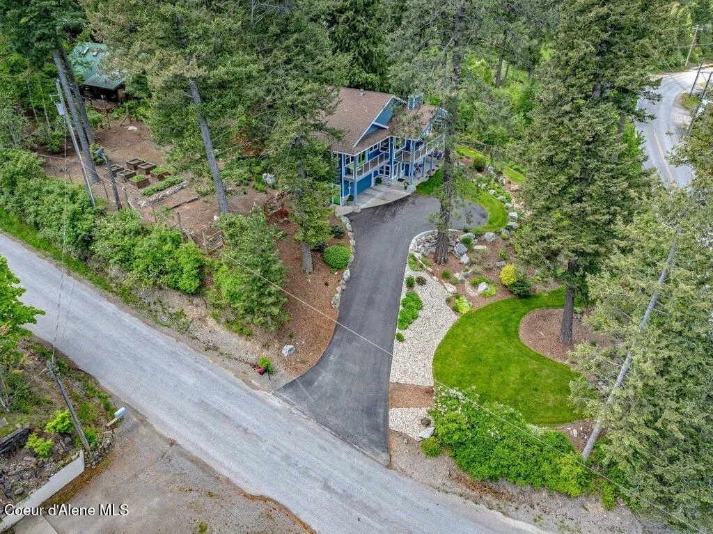 16 Hawkins Road Sagle ID 83860