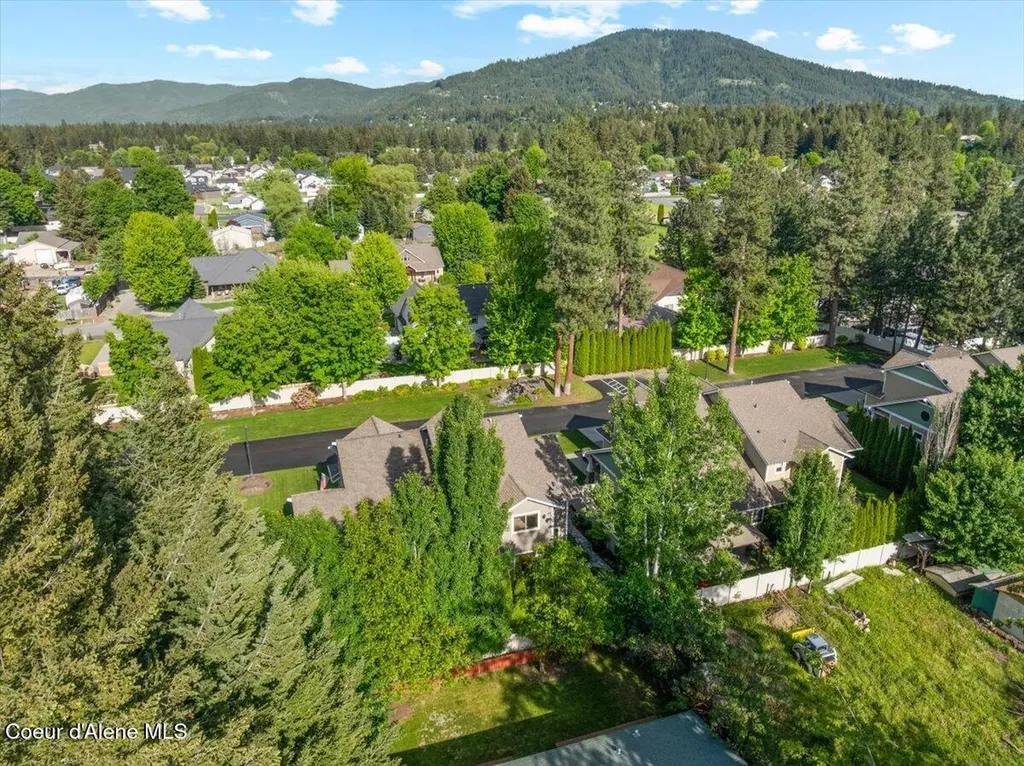 9091 N Piper Court Hayden ID 83835