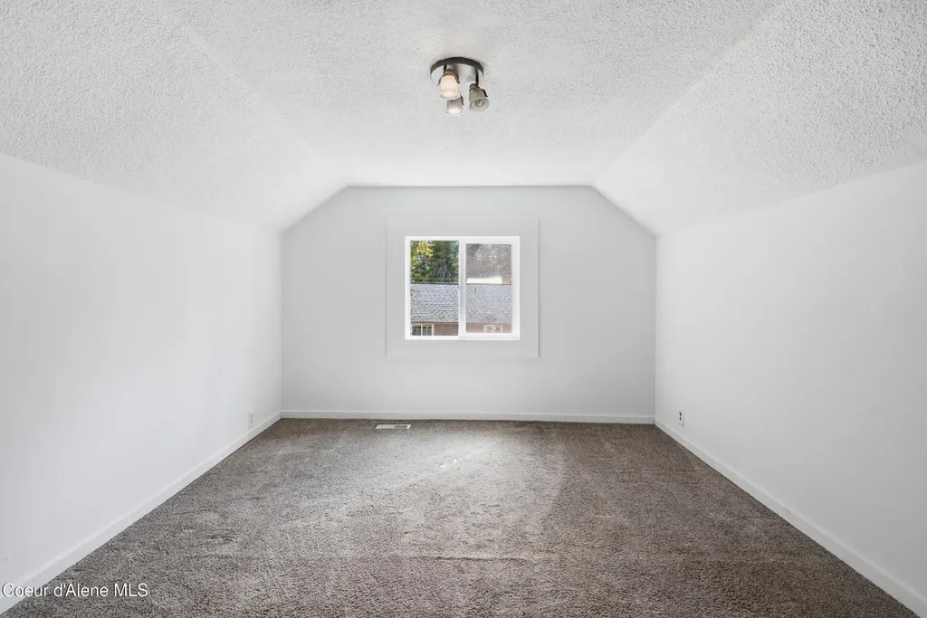 516 West Fork Pine Creek Road Pinehurst ID 83850