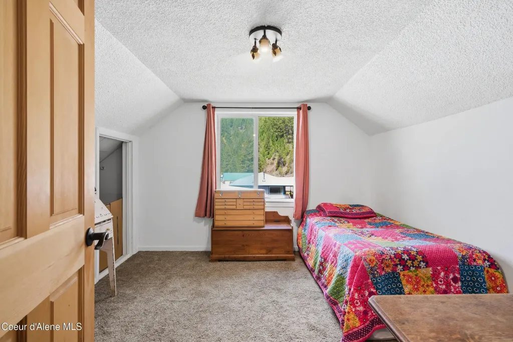 516 West Fork Pine Creek Road Pinehurst ID 83850